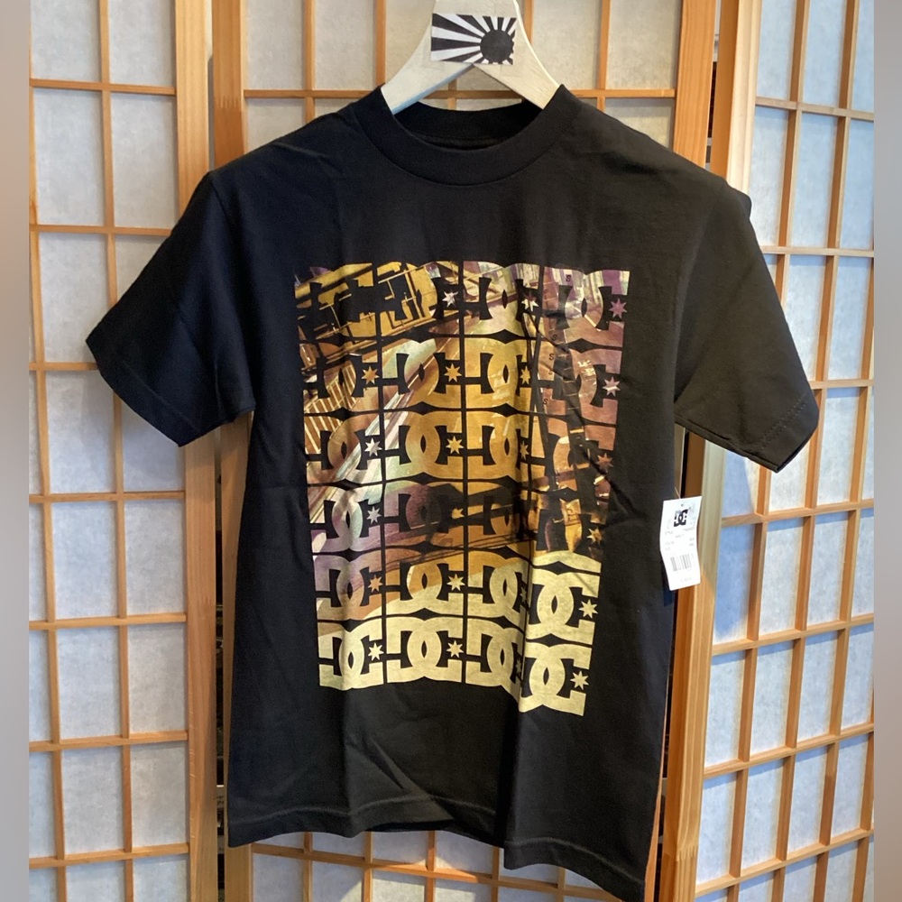Vintage DC Shoes "Hiro T" Short Sleeve T-Shirt Y5620031 Men's Size Small
